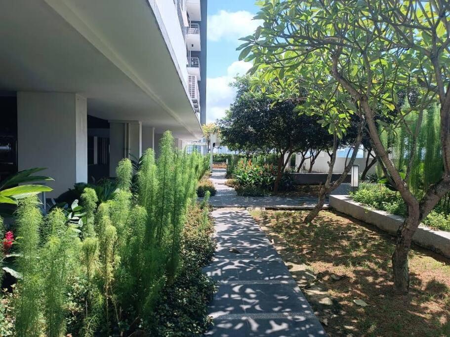 One Tebrau By Antlerzone Apartamento Johor Bahru Exterior foto